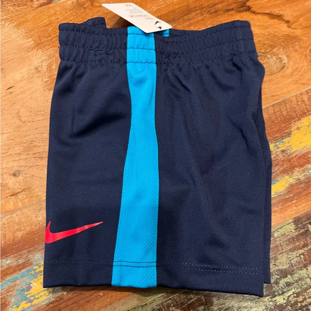NWT Nike 2 Piece Shorts Set - Picture 7 of 9